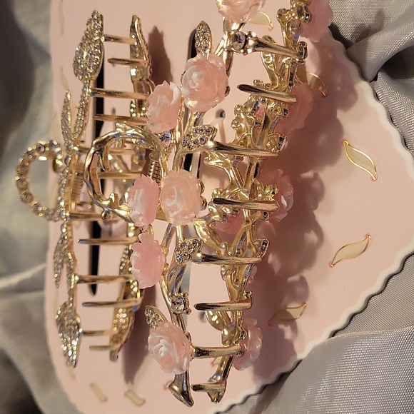 Capelli of New York LUXE Gold and Pink Floral Hair Clips LS m - Picture 3 of 3